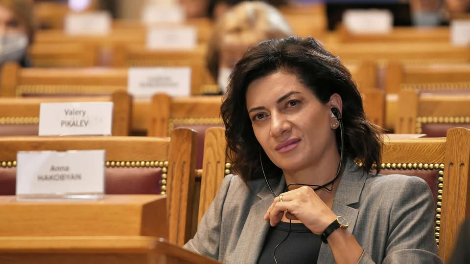Анна Акопян, супруга премьер-министра Армении, едет в США с рабочей поездкой