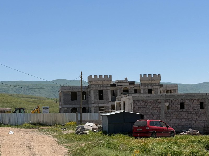 В селе Зар Котайкской области строят новую школу и детсад по госпрограмме