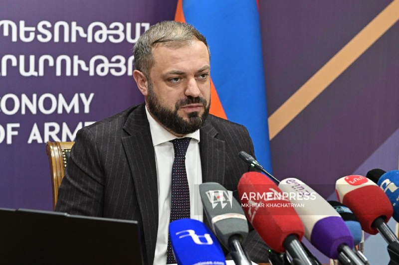 Пресс-секретарь опровергла слухи о письме Папояна Алиханову: приглашение на форум в Екатеринбурге получено
