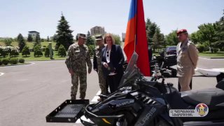 Германия передала Армении 16 снегоходов для ВС: техника поступит в Сюник?