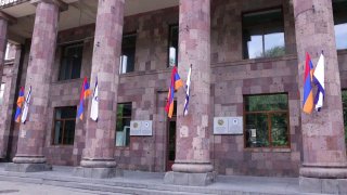 Министр Жанна Андреасян проинспектировала ремонт в Институте физкультуры и спорта Армении