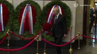 Путин принял участие в панихиде по экс-министру обороны Сергею Иванову в Москве