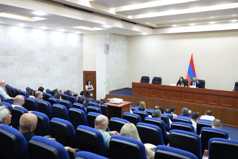 Геворг Папоян обсудил с экспортёрами господдержку и конкурентоспособность армянской продукции