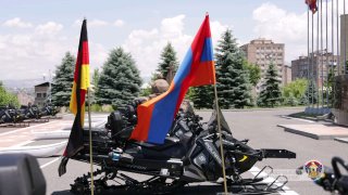 Армия Армении получила 16 снегоходов из Германии для высокогорья — Сурен Папикян